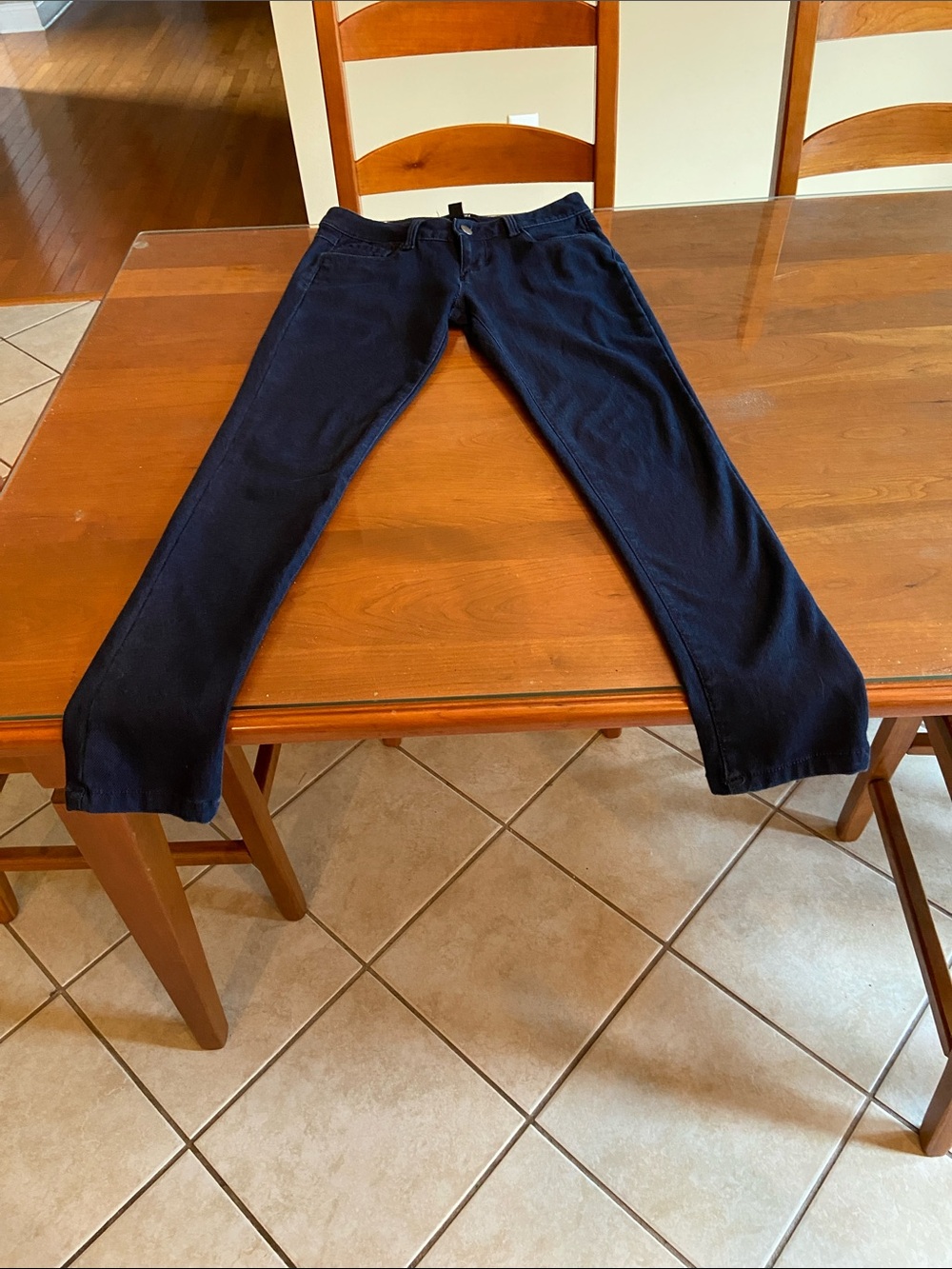 Women’s  Slim Straight Jeans in Dark Navy. Textured and Soft. Size 26